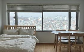 1 Minute House From Hongdae